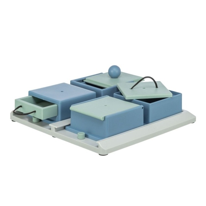 Trixie Dog Activity Poker Box 1